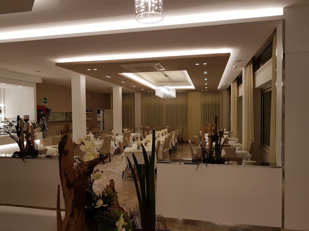 Hotel Solemare Cesenatico Eksteriør billede