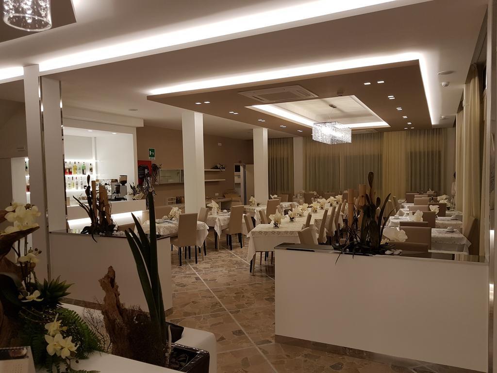 Hotel Solemare Cesenatico Eksteriør billede